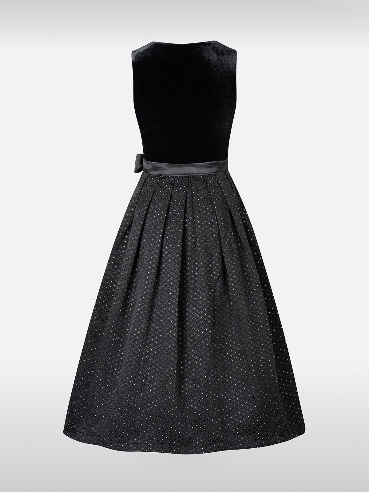 Die ultimative Anleitung zur Trachtenmode für Damen: Oktoberfest-Outfits, die die Herzen höher schlagen lassen